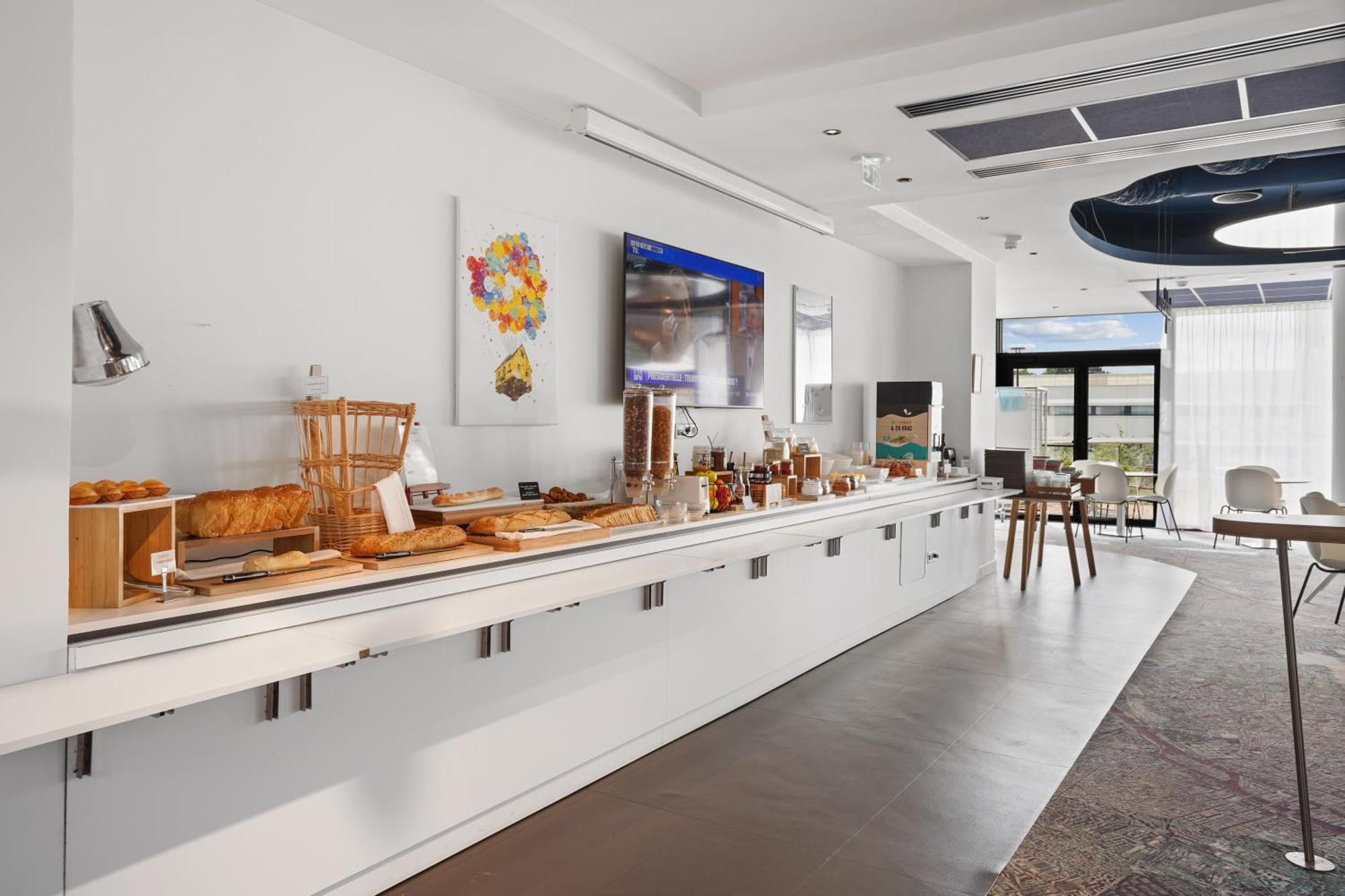 Hotel Ibis Styles Paris Orly Airport 3*